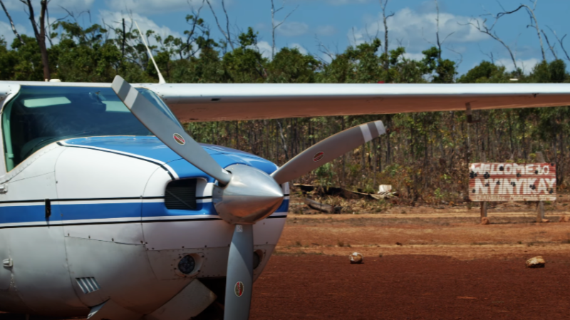 hm-air-aircraft-still